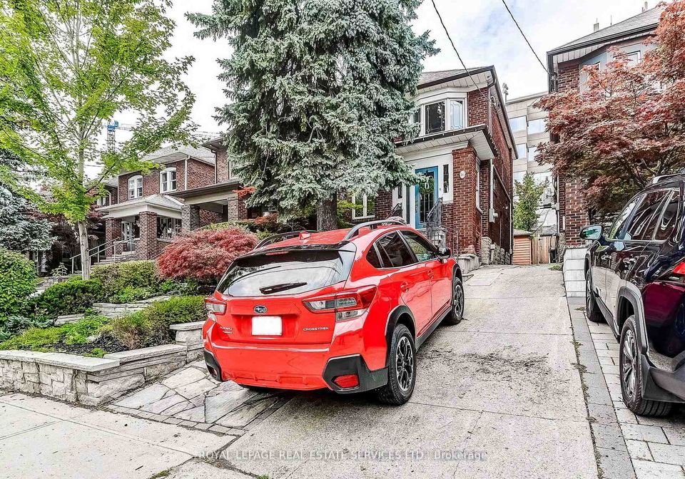 16-larkin-avenue-toronto-ontario-w12446936