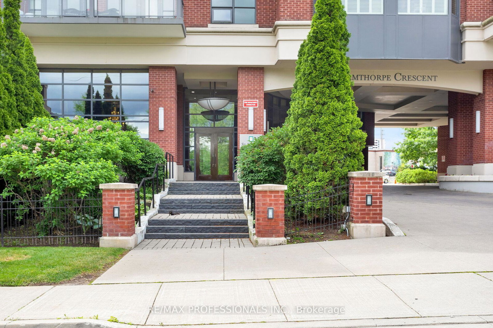 9-burnhamthorpe-crescent-etobicoke-ontario-w12447208
