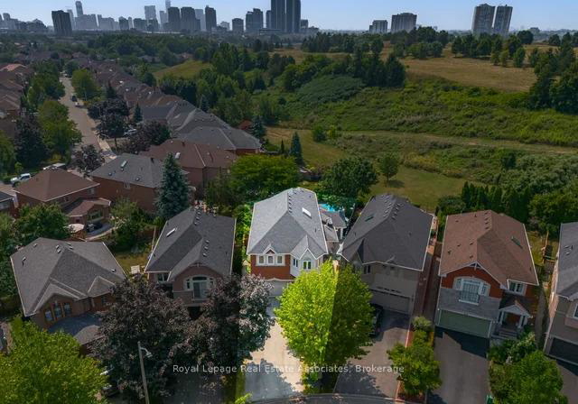 5496-windy-hill-court-mississauga-ontario-w12447548