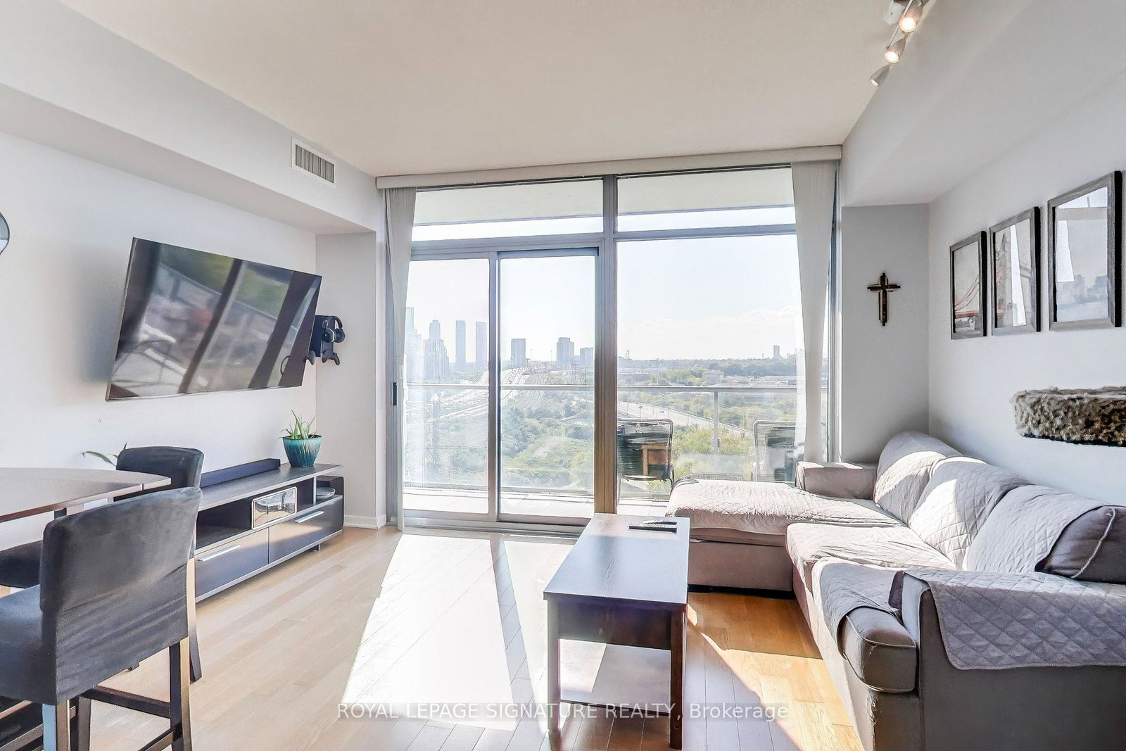 105-the-queensway-toronto-ontario-w12447569