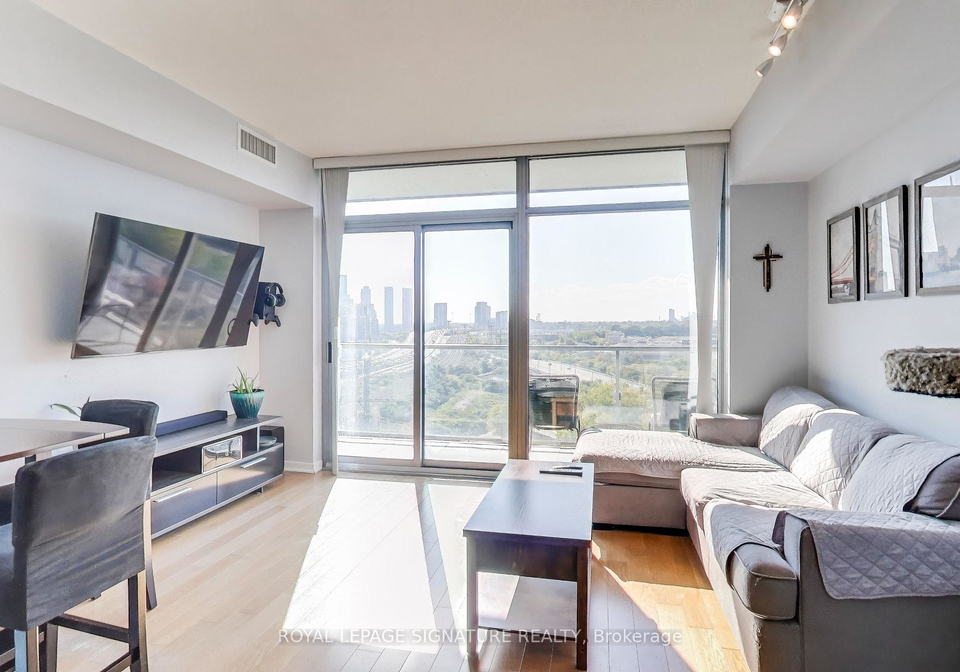 105-the-queensway-toronto-ontario-w12447569