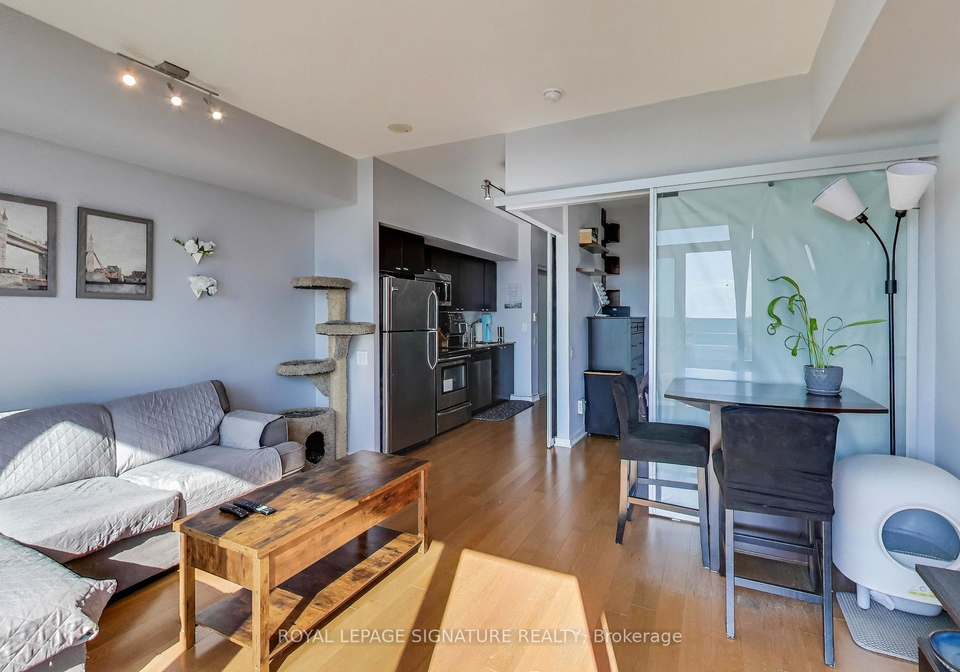 105-the-queensway-toronto-ontario-w12447569