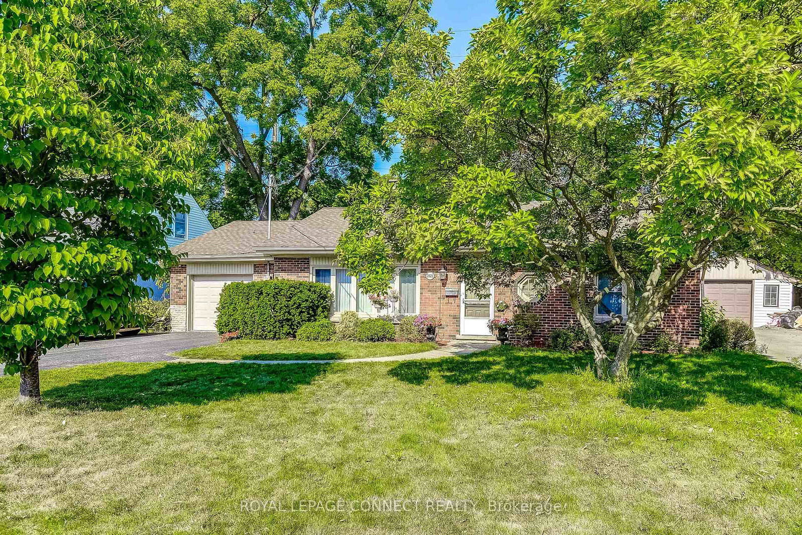 2021-churchill-avenue-burlington-ontario-w12447948