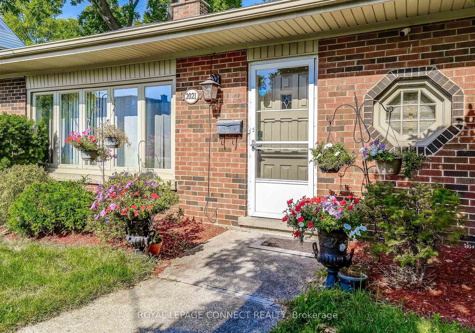 2021-churchill-avenue-burlington-ontario-w12447948