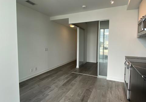 285-dufferin-street-toronto-ontario-w12448106