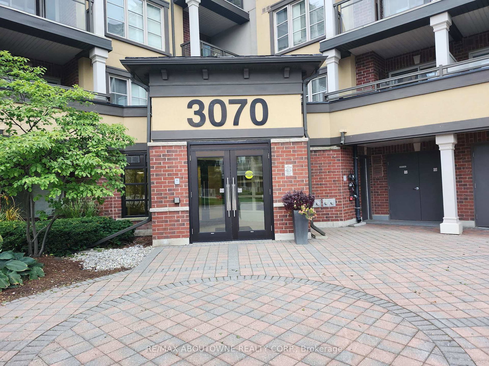 3070-rotary-way-burlington-ontario-w12448197