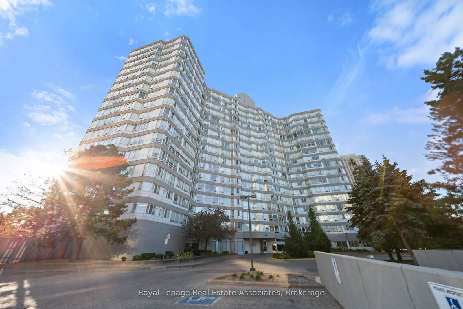 50-kingsbridge-garden-circle-mississauga-ontario-w12448276