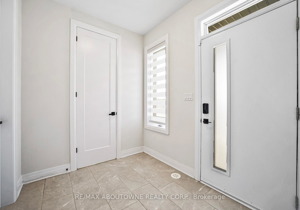 102-settlers-road-e-oakville-ontario-w12448821