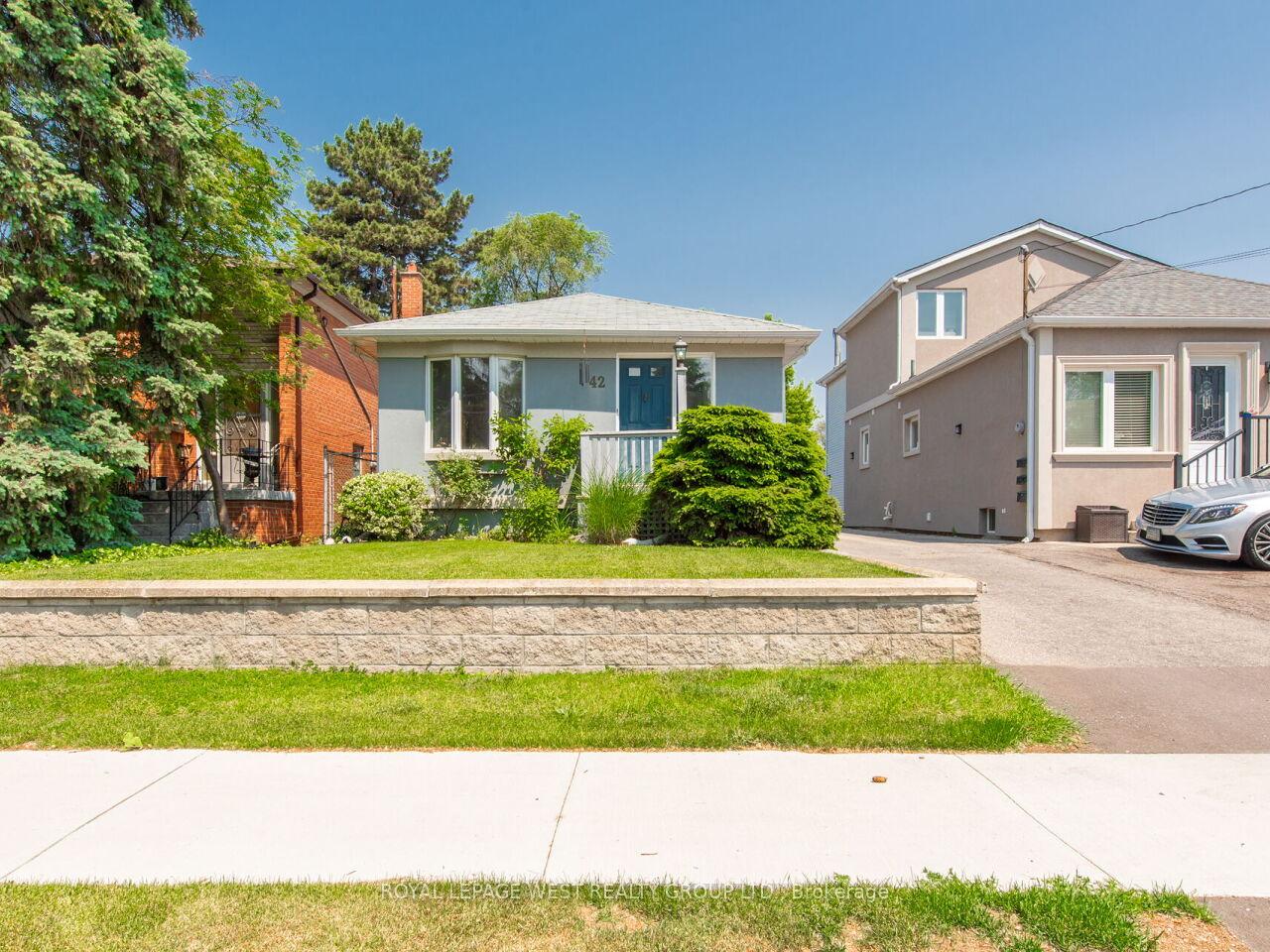 42-tilden-crescent-n-etobicoke-ontario-w12449140