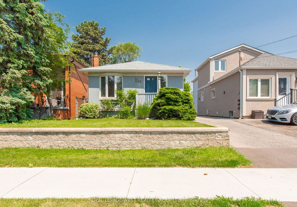 42-tilden-crescent-n-etobicoke-ontario-w12449140