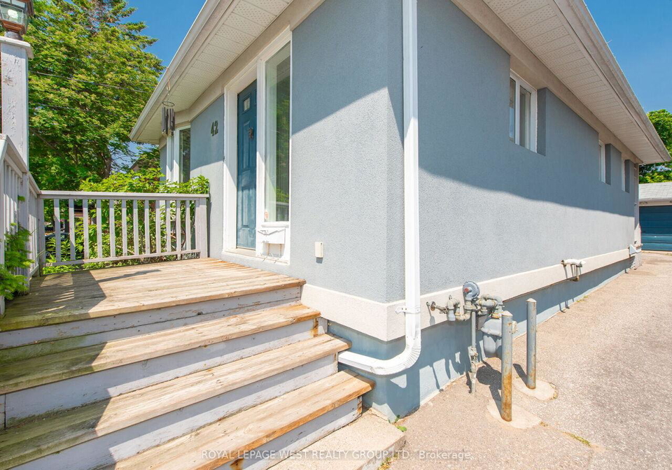 42-tilden-crescent-n-etobicoke-ontario-w12449140