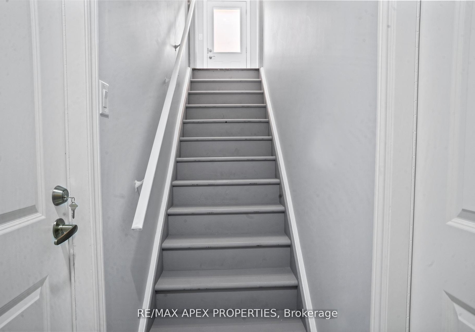 73-george-robinson-2-bed-bsmt-drive-brampton-ontario-w12449370