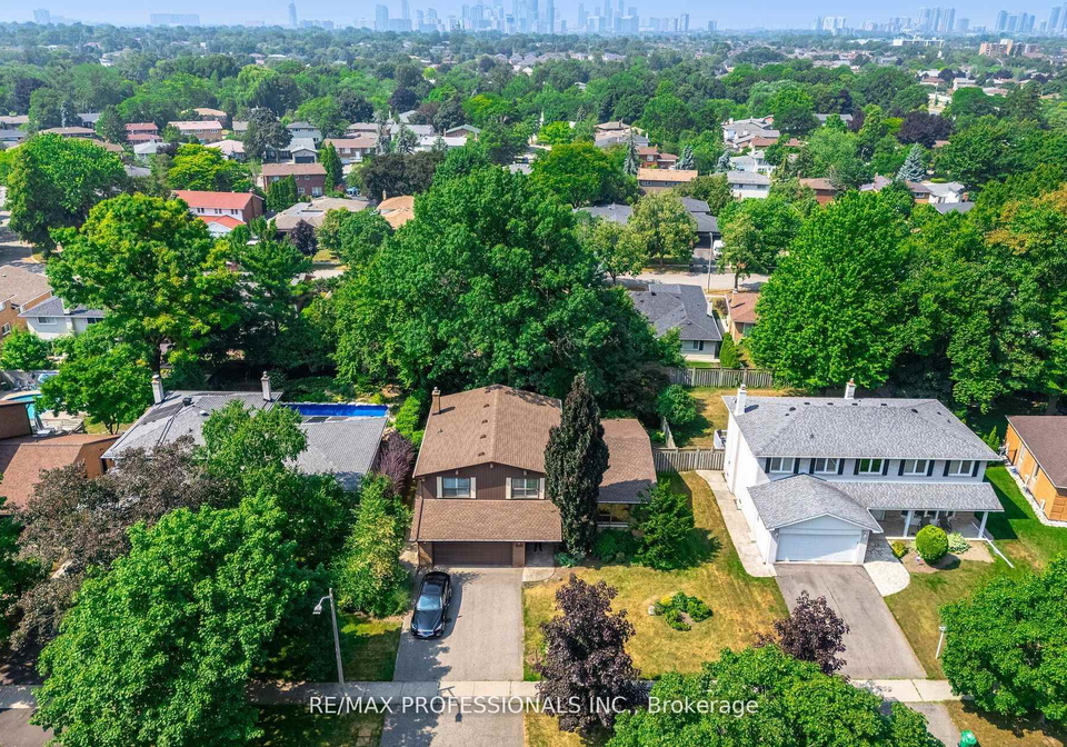 3667-beechollow-crescent-mississauga-ontario-w12449495