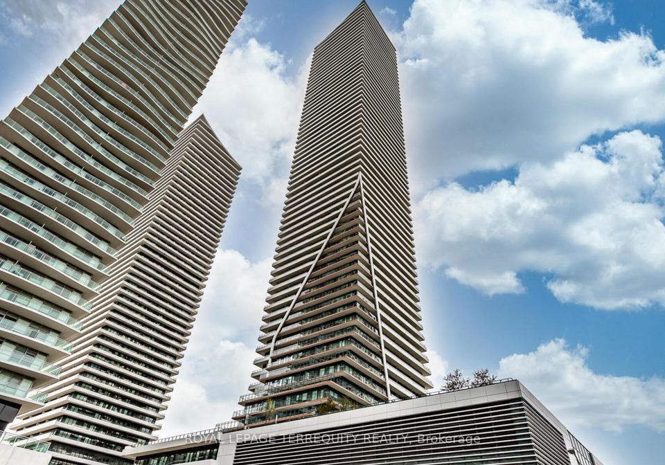 30-shore-breeze-drive-etobicoke-ontario-w12449596