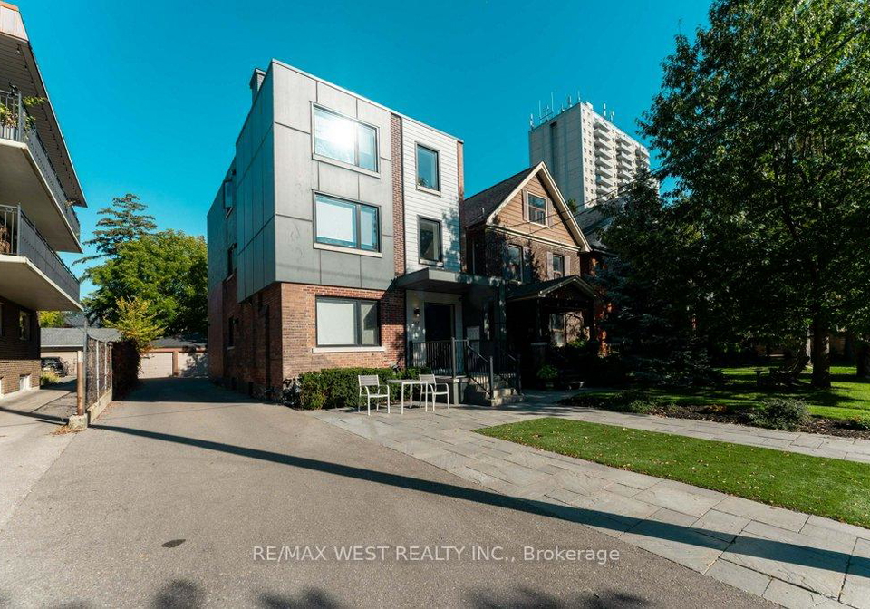 167-quebec-avenue-toronto-ontario-w12449672