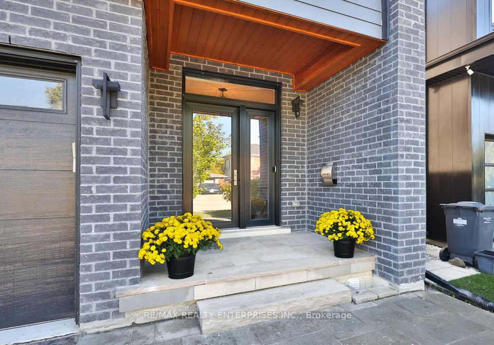 15a-tecumseth-avenue-mississauga-ontario-w12450094