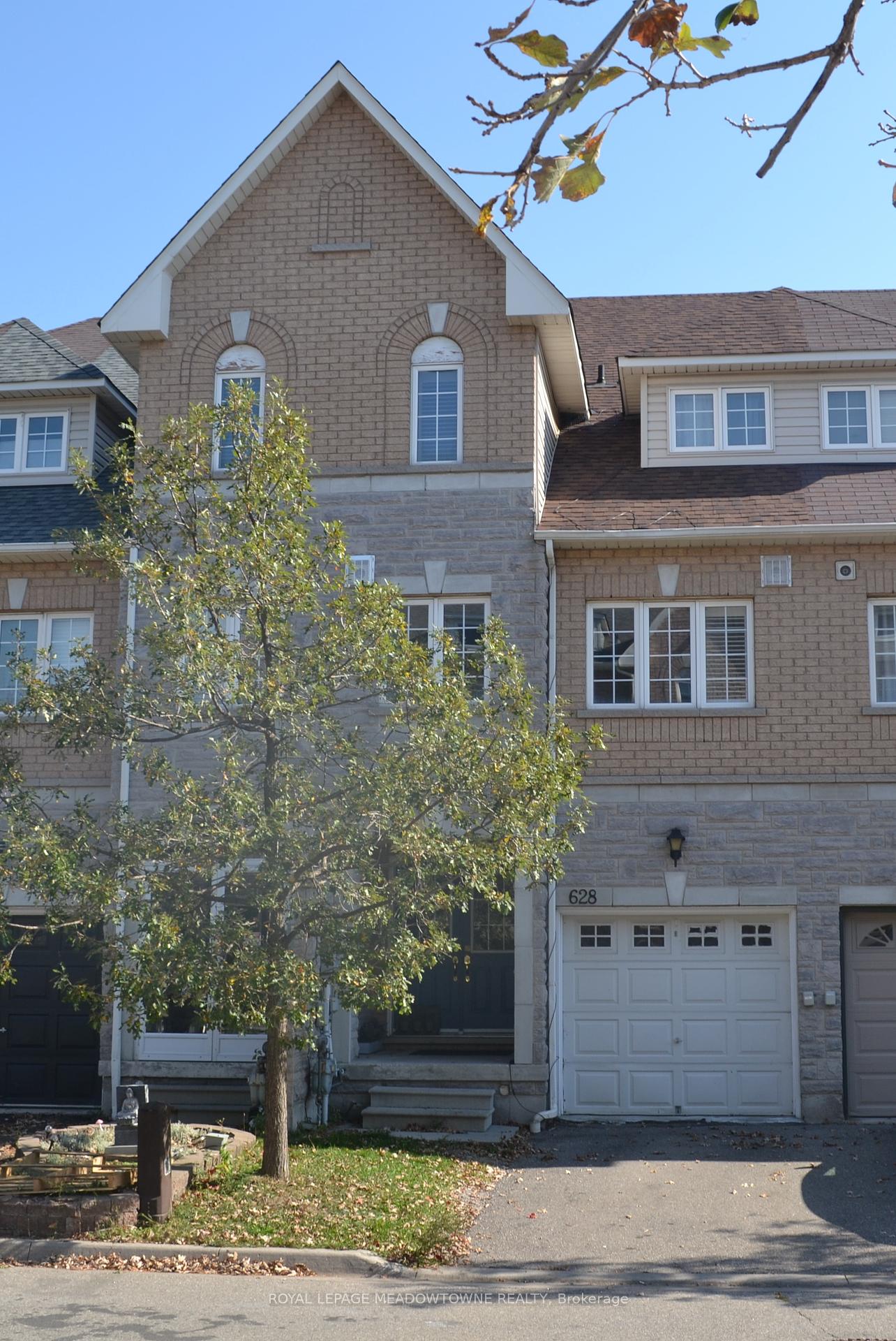 628-candlestick-circle-mississauga-ontario-w12450120