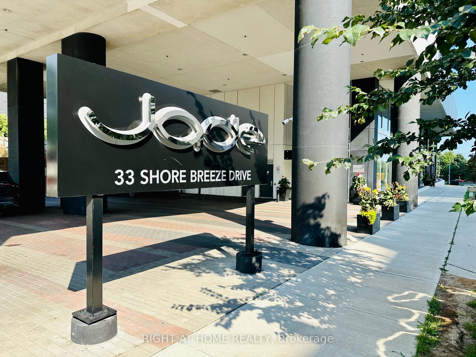 33-shore-breeze-drive-etobicoke-ontario-w12450604