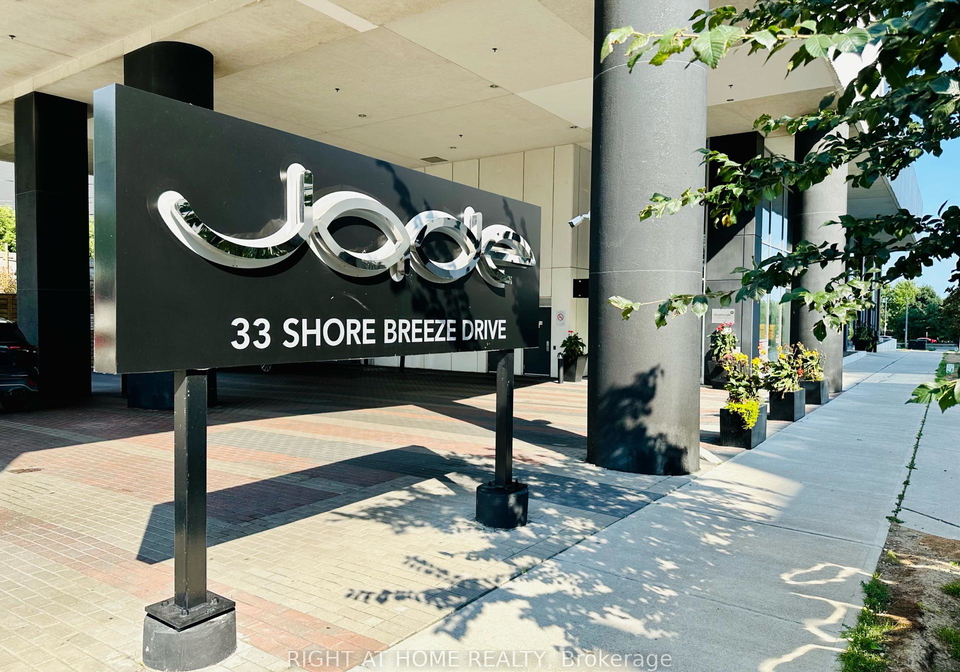 33-shore-breeze-drive-etobicoke-ontario-w12450604