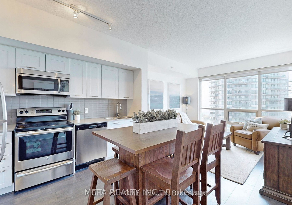 2212-lake-shore-boulevard-w-etobicoke-ontario-w12450734