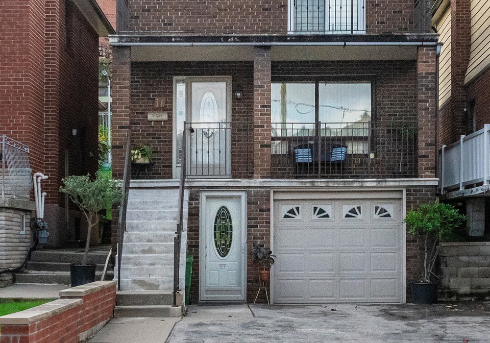 11-holmesdale-road-toronto-ontario-w12450822