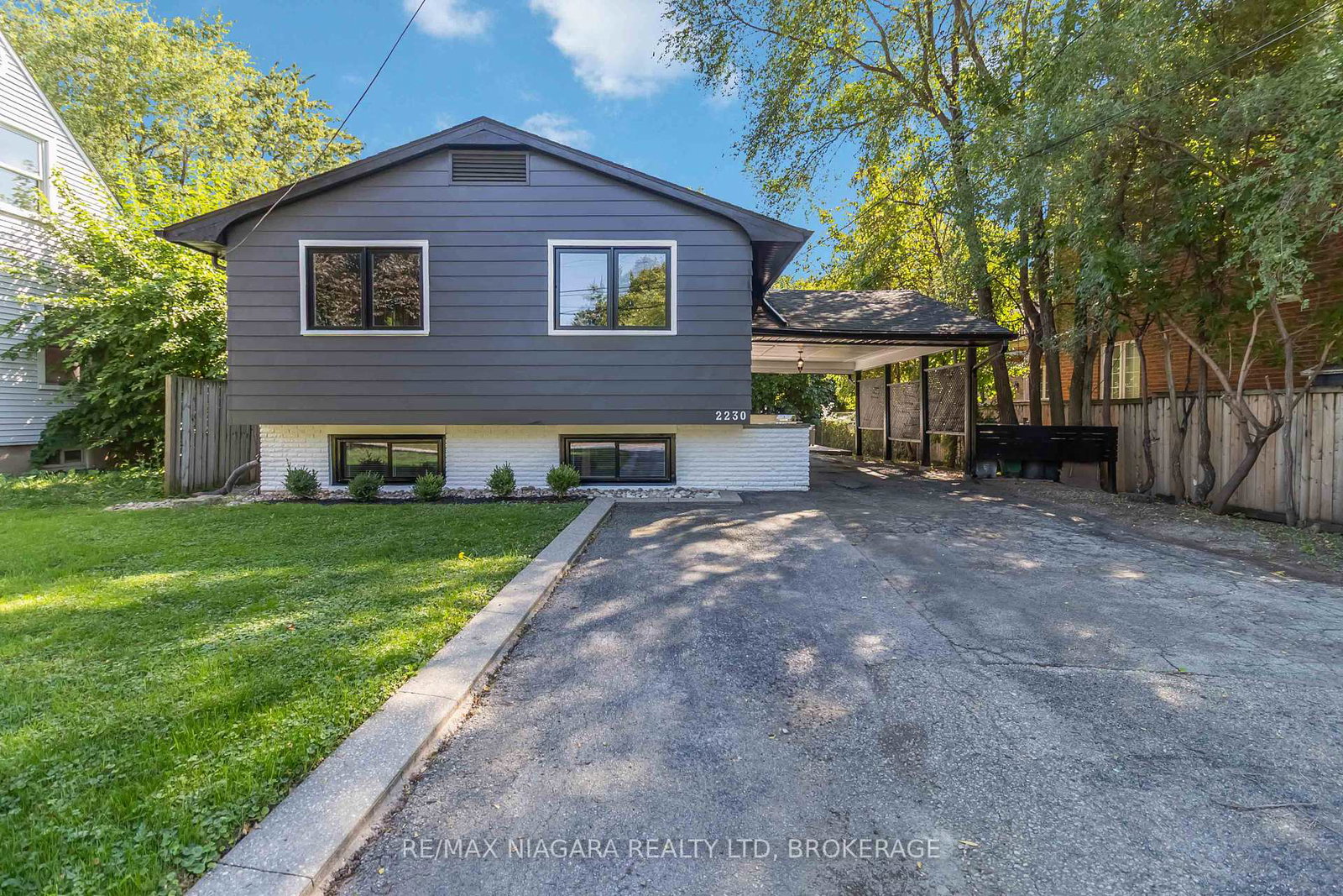 2230-queensway-drive-burlington-ontario-w12450901