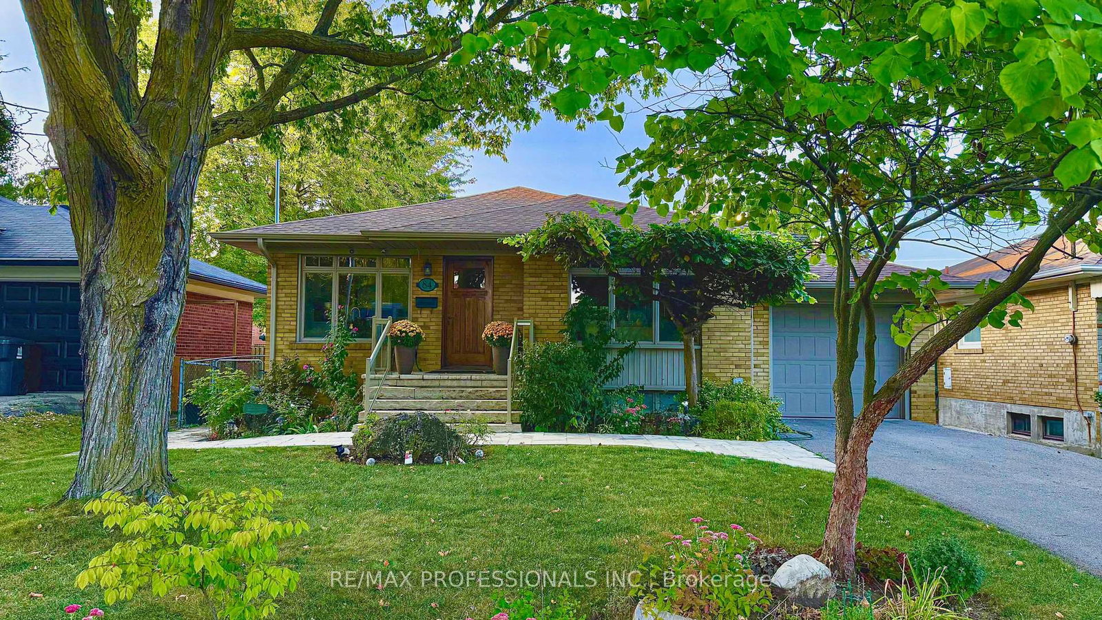 84-north-heights-road-etobicoke-ontario-w12451250
