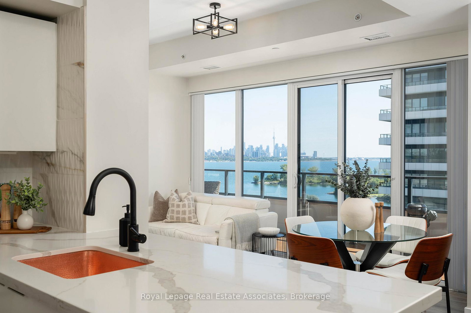 30-shore-breeze-drive-etobicoke-ontario-w12451453