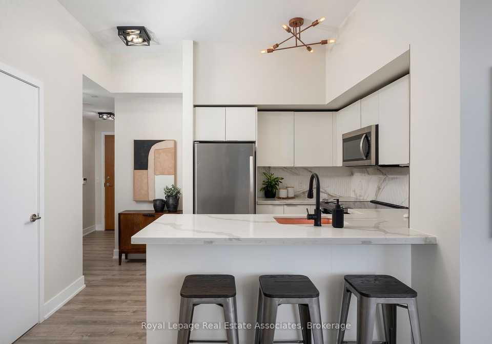 30-shore-breeze-drive-etobicoke-ontario-w12451453