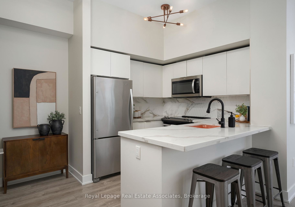 30-shore-breeze-drive-etobicoke-ontario-w12451453