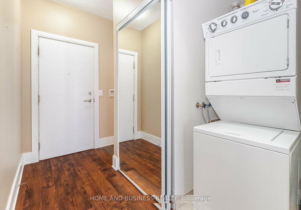 330-burnhamthorpe-road-w-mississauga-ontario-w12451510