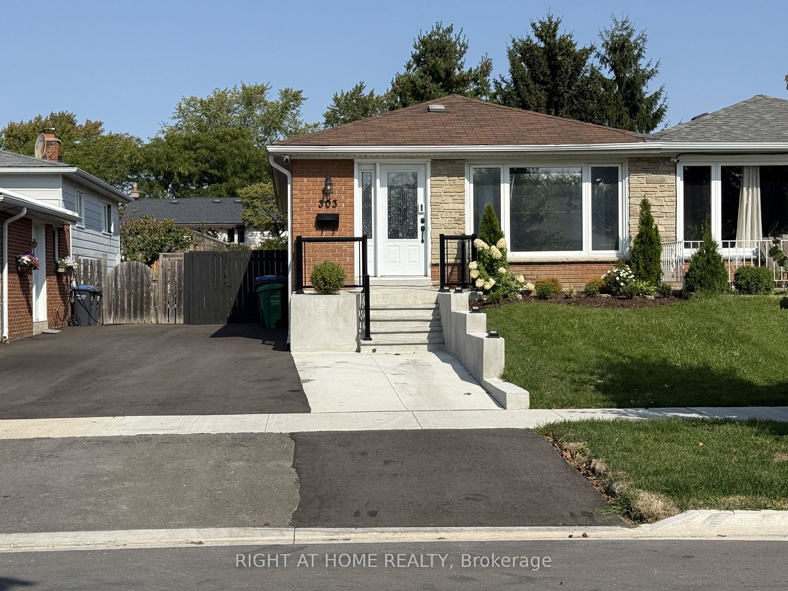 303-thrace-avenue-mississauga-ontario-w12452211