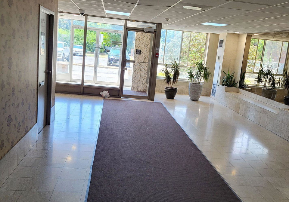 2470-eglinton-avenue-w-north-york-ontario-w12452318