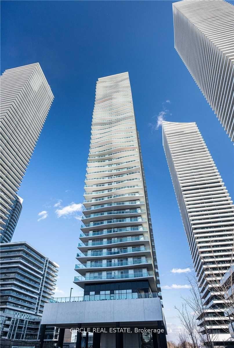 33-shore-breeze-drive-etobicoke-ontario-w12452603