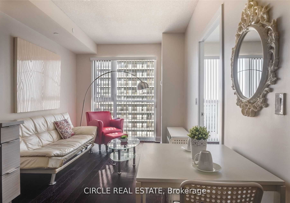 33-shore-breeze-drive-etobicoke-ontario-w12452603