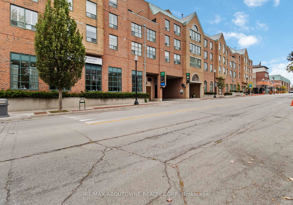 221-robinson-street-oakville-ontario-w12453687