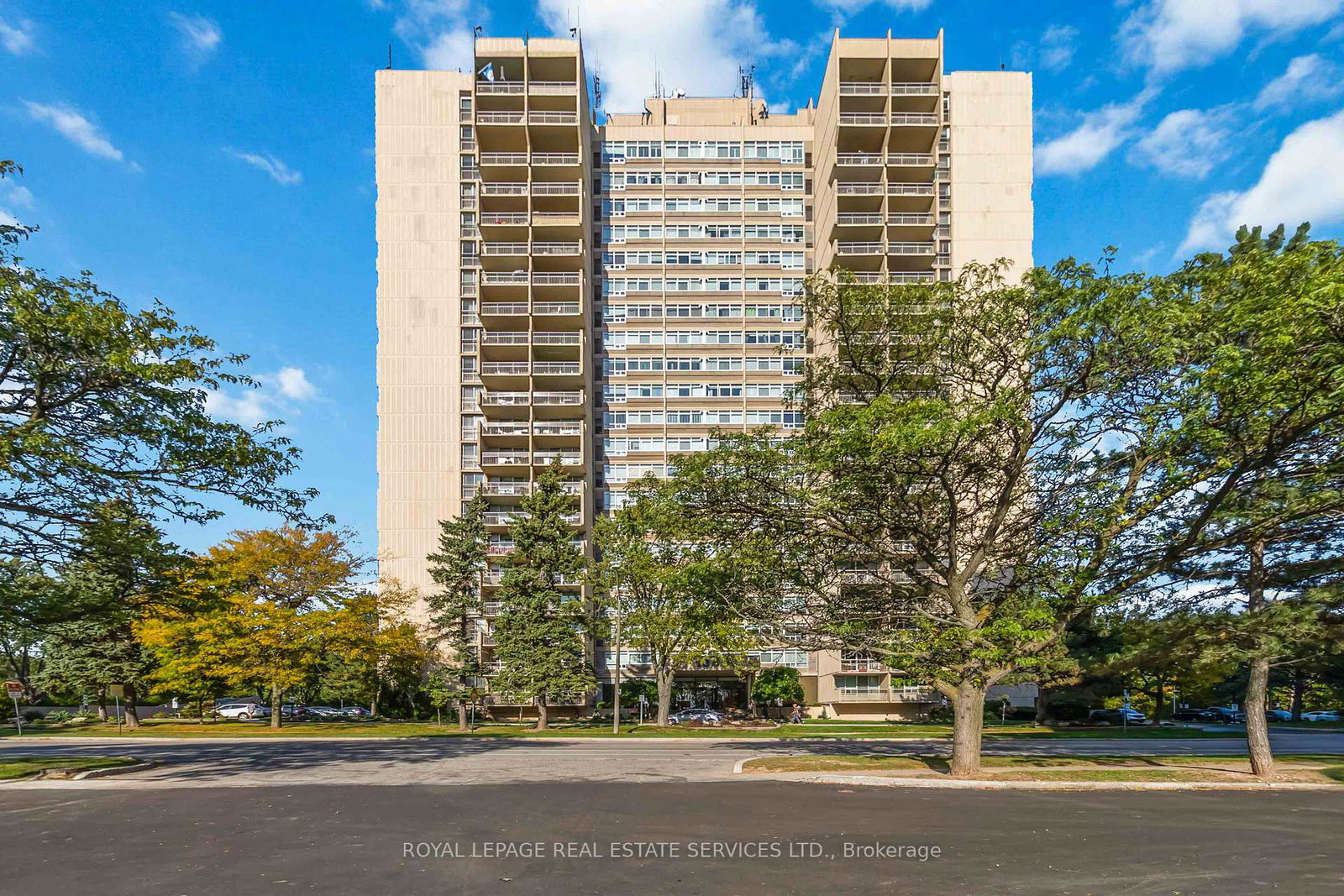 1359-white-oaks-boulevard-oakville-ontario-w12453696