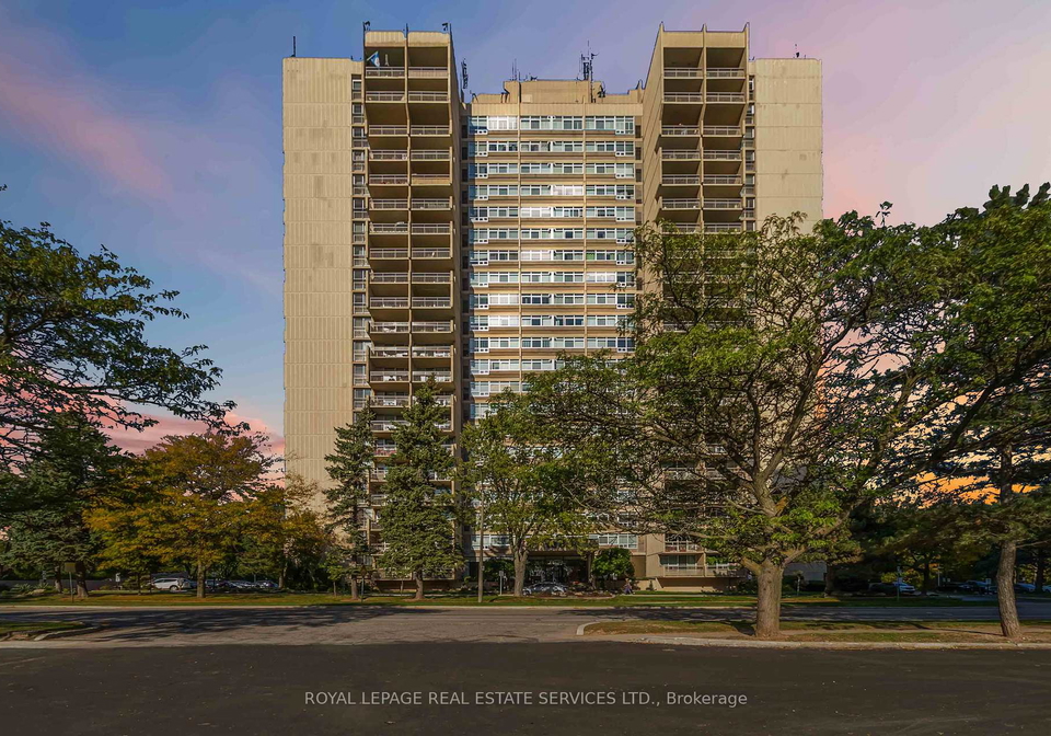 1359-white-oaks-boulevard-oakville-ontario-w12453696