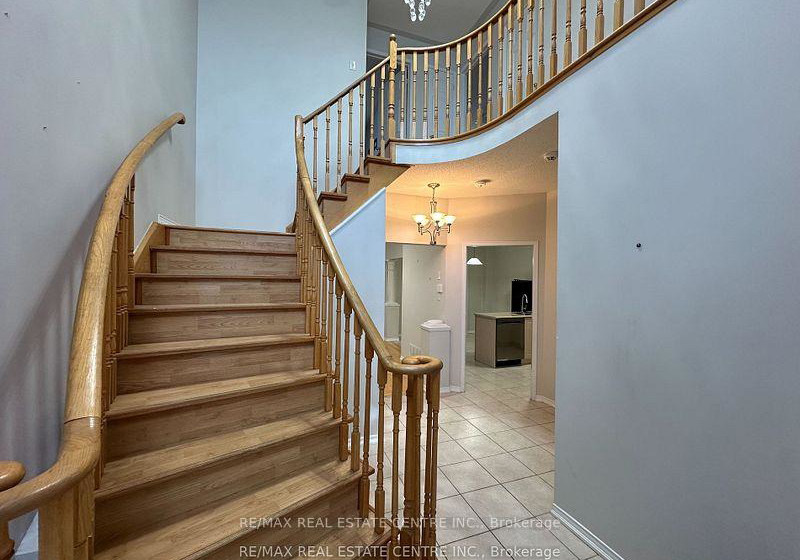 7193-magistrate-terrace-mississauga-ontario-w12455299