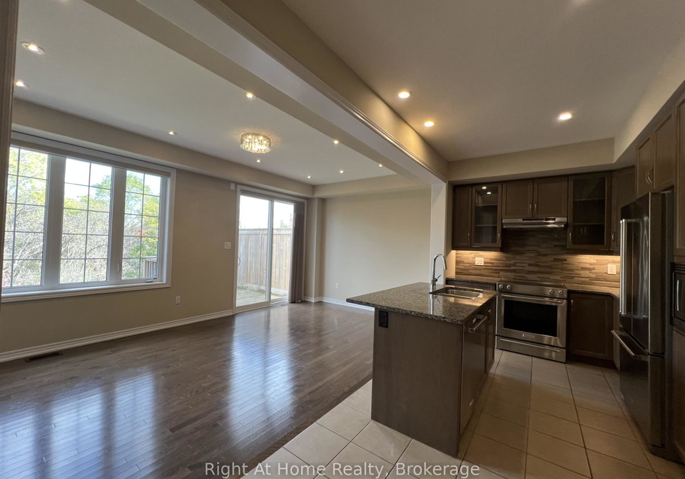3277-mockingbird-common-oakville-ontario-w12455715