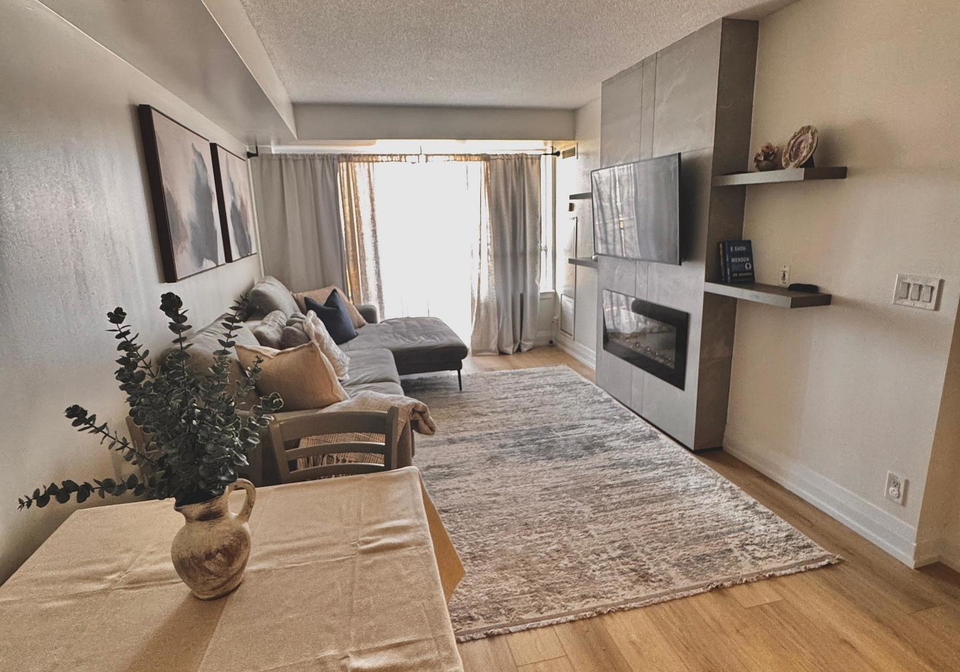 1070-sheppard-avenue-w-york-ontario-w12455784