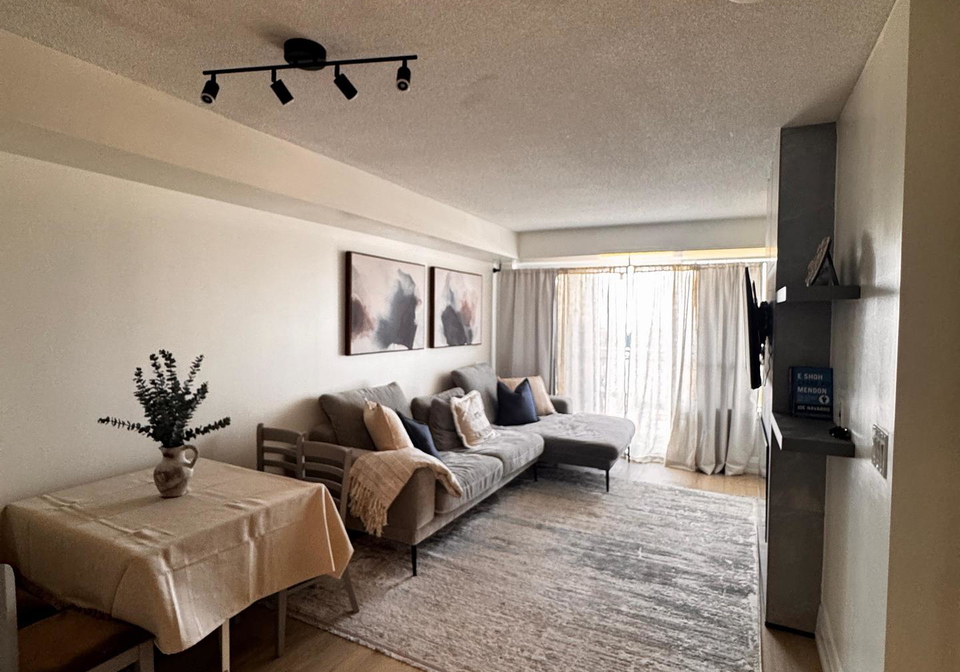 1070-sheppard-avenue-w-york-ontario-w12455784
