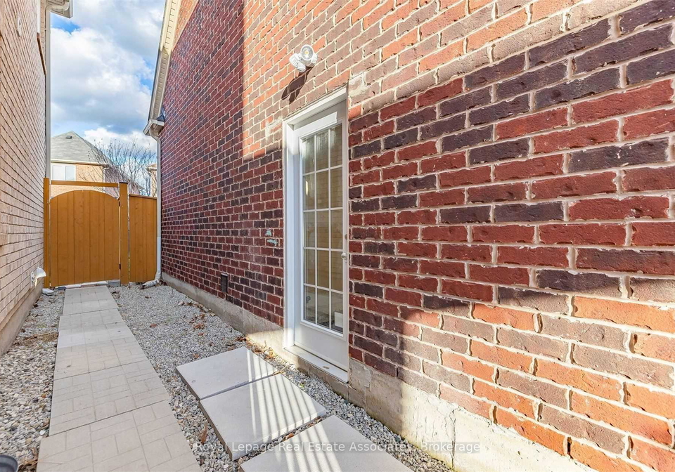 685-gervais-terrace-milton-ontario-w12455862