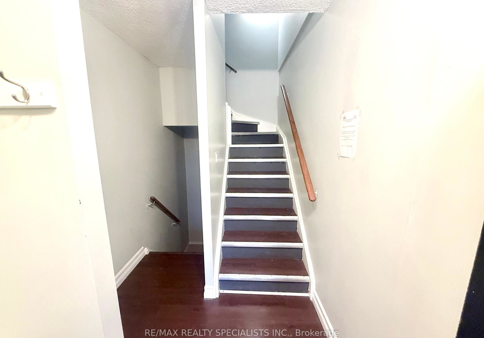 1000-cedarglen-gate-mississauga-ontario-w12456102