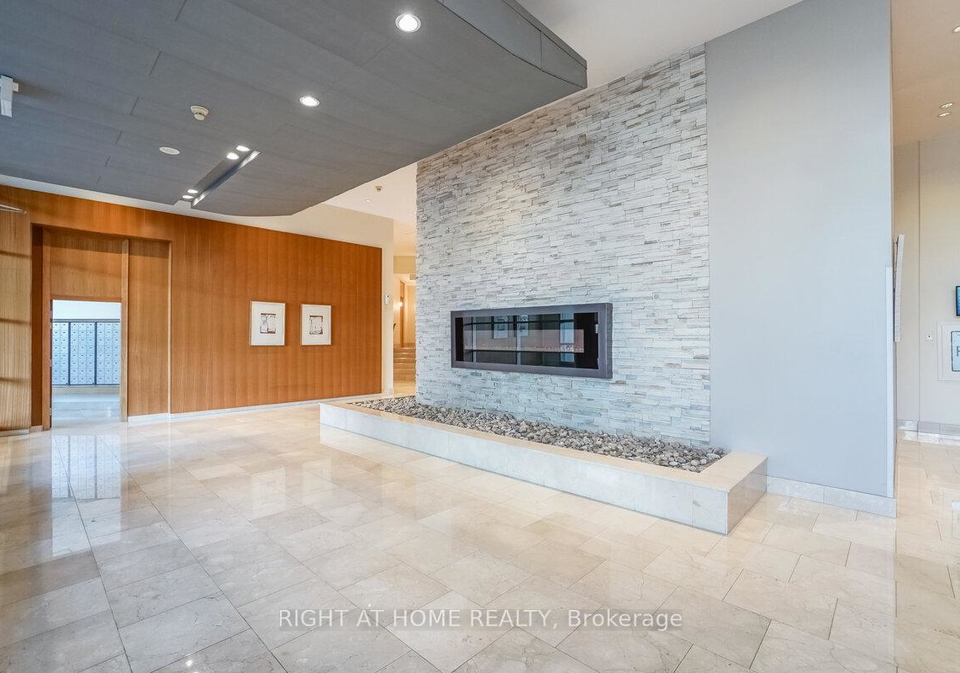 220-burnhamthorpe-road-w-mississauga-ontario-w12456427