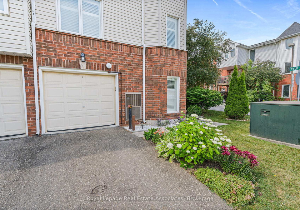 54-wylie-circle-halton-hills-ontario-w12457013