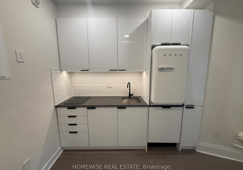 1-triller-avenue-toronto-ontario-w12457041