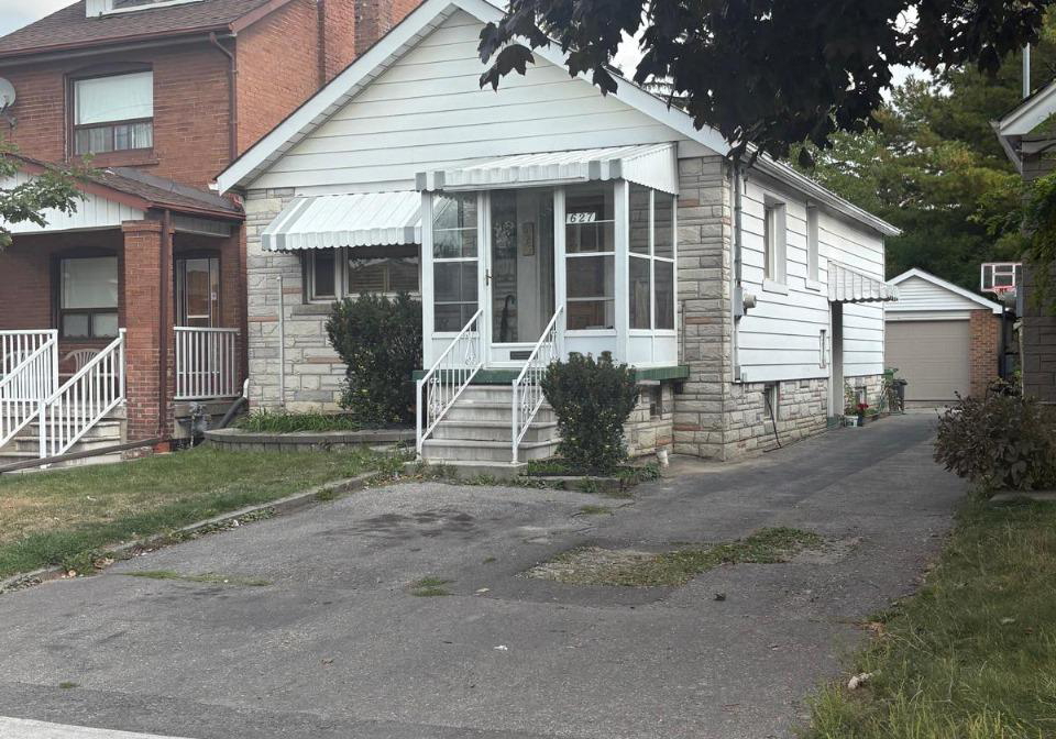 627-mcroberts-avenue-toronto-ontario-w12457718