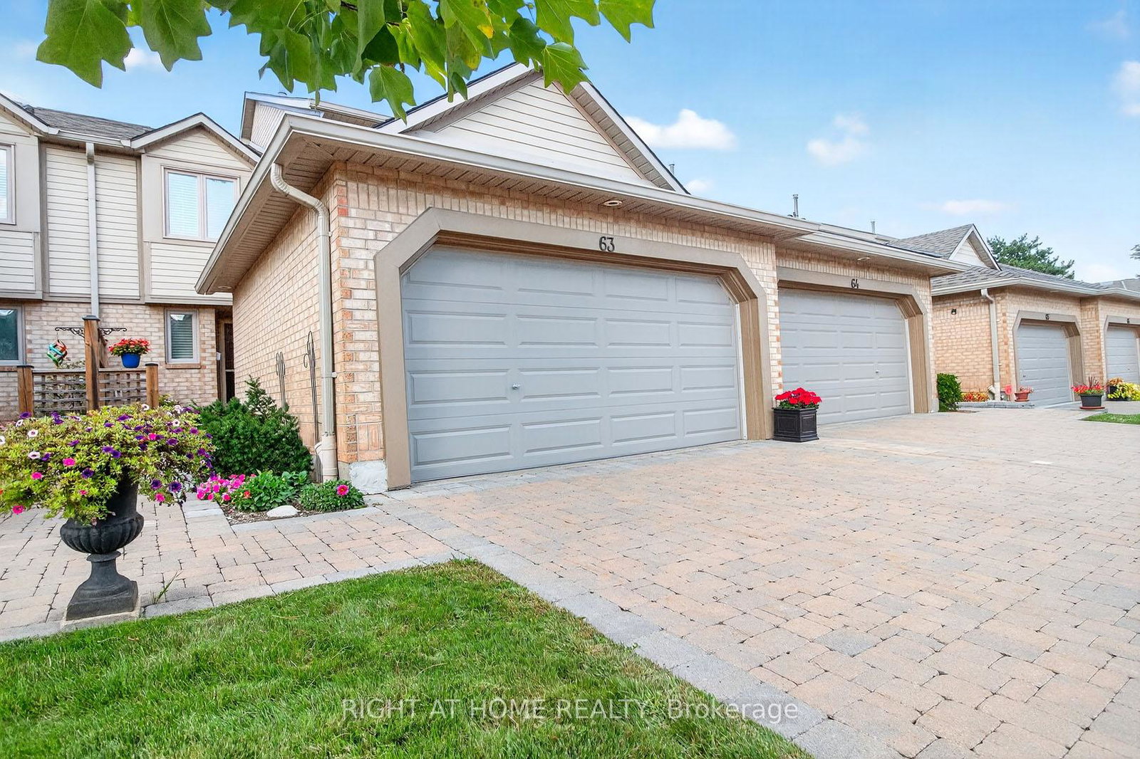 1725-the-chase-mississauga-ontario-w12458320