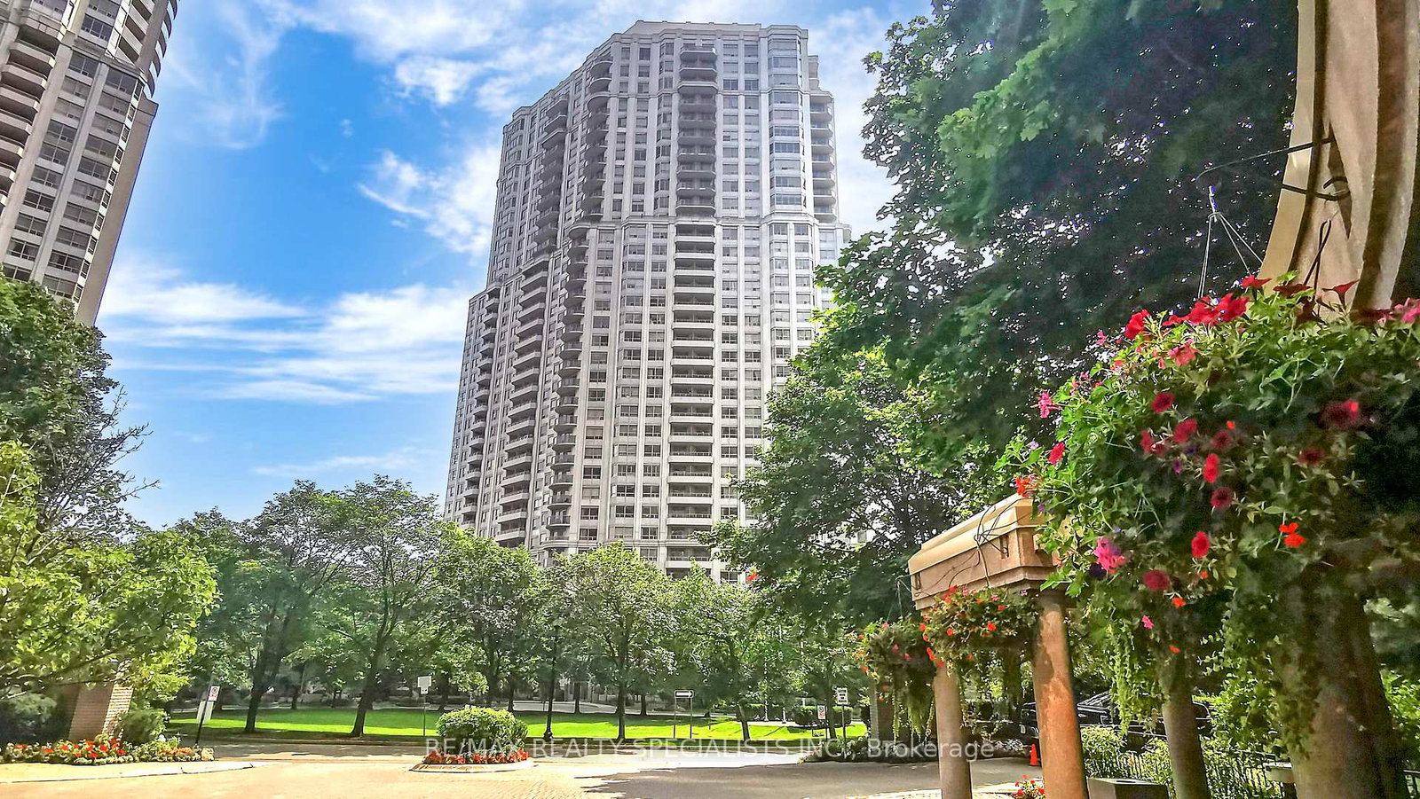 25-kingsbridge-garden-circle-mississauga-ontario-w12458322